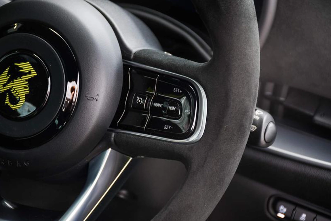 Abarth 600e vue volant