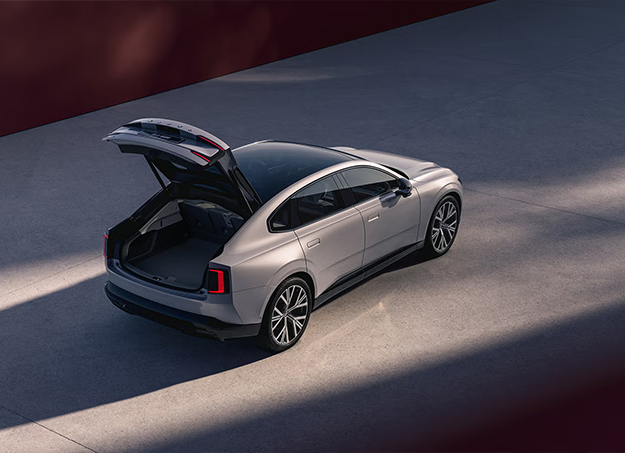 Vue coffre de la Volvo ES90 avec finitions haut de gamme