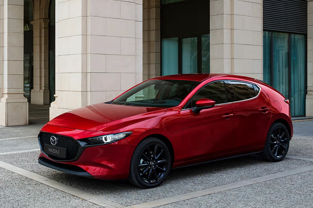 Habitacle confortable de la Mazda 3 avec sièges premium